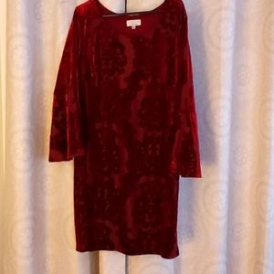 SIGNATURE  BY Robbie Bee dress 👗  Burgandy with. Bell sleeves.  Size 2x